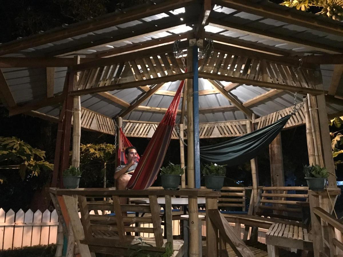 Yogi-Homestay Koror Exteriör bild